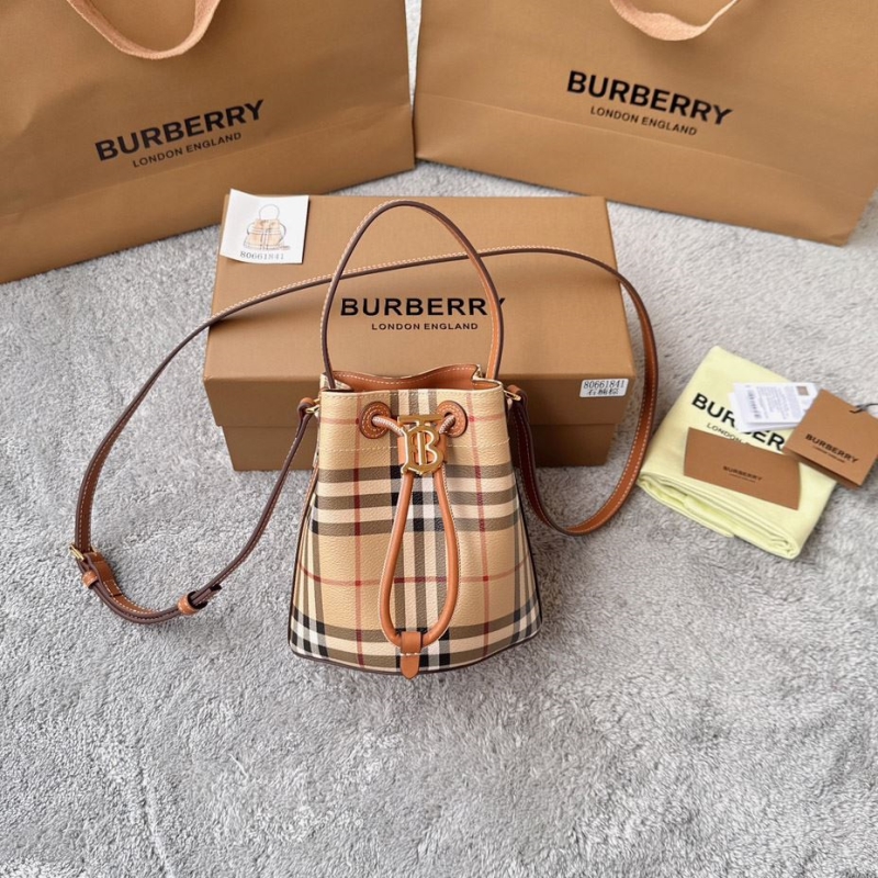 B**rry bucket bags